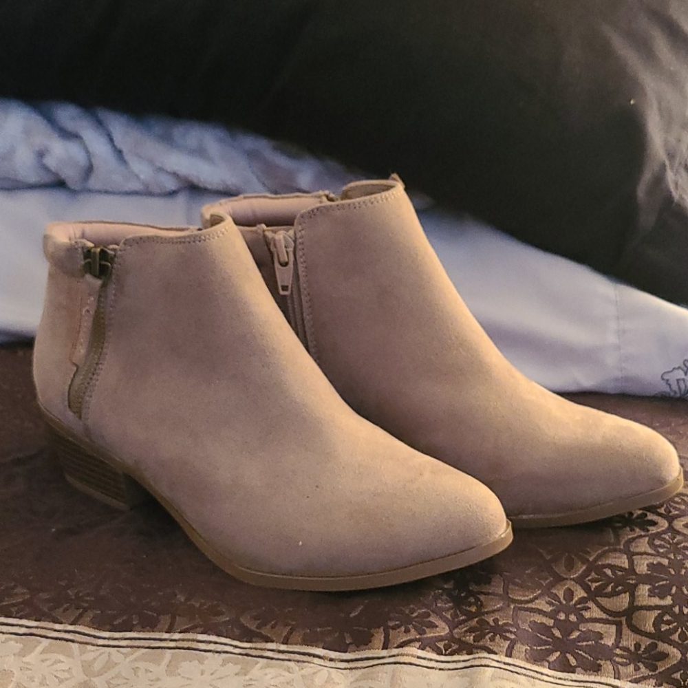 Size 7 ankle boots